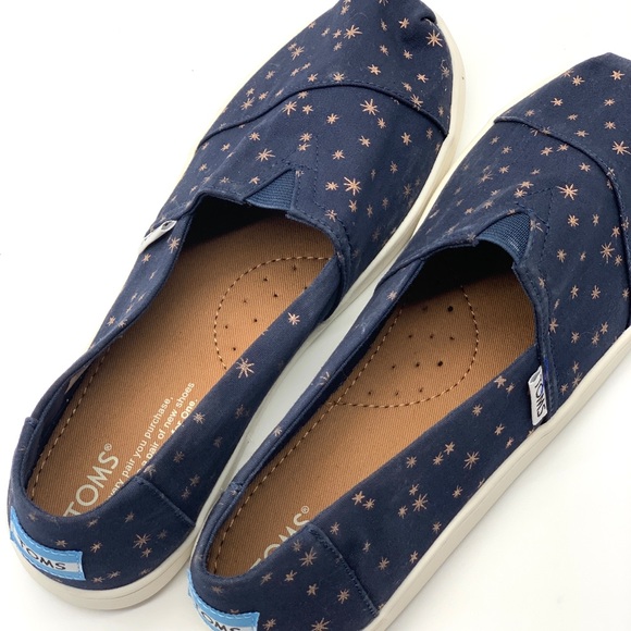 Toms Slip Ons -Size 5.5 - Picture 4 of 9
